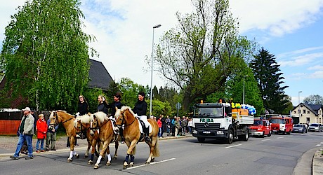 Maibaumsetzen